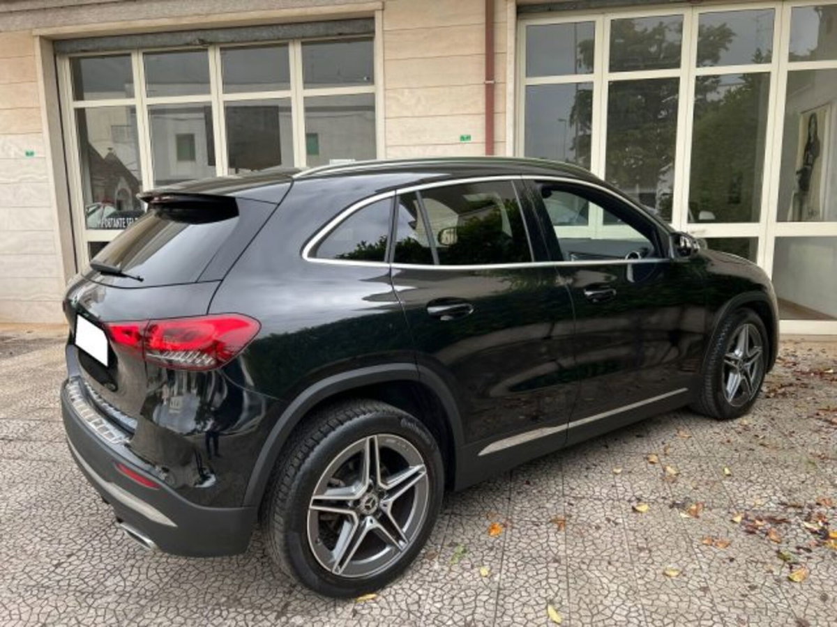 Mercedes-Benz GLA SUV 200 d Automatic Premium (9)
