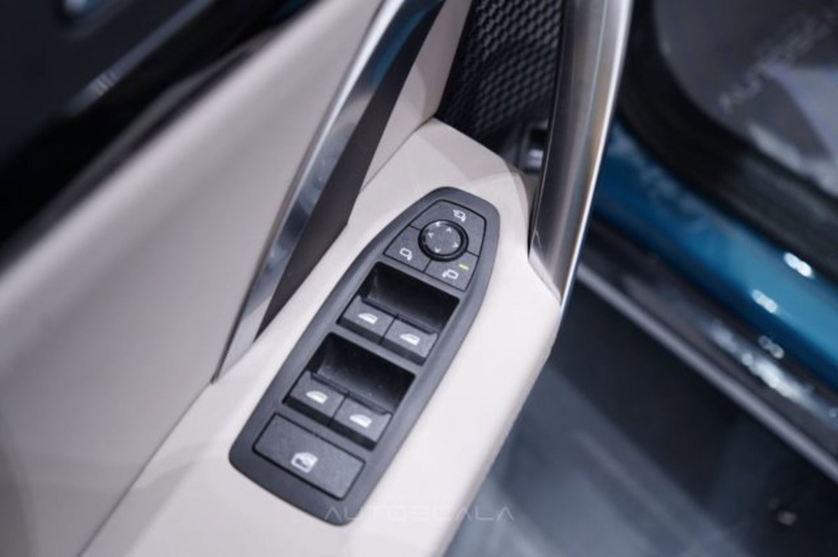 BMW X1 sDrive 18d xLine (10)