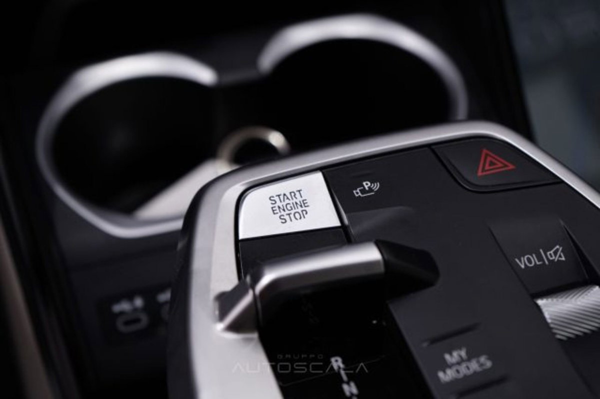 BMW X1 sDrive 18d xLine (18)