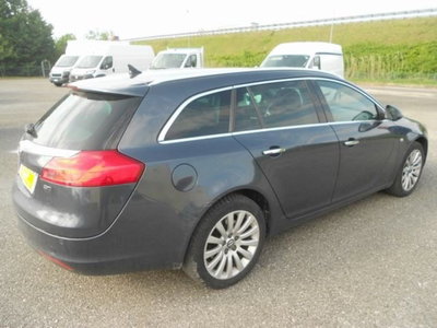 Opel Insignia Station Wagon CDTI 160CV ecoFLESports Cosmo (4)