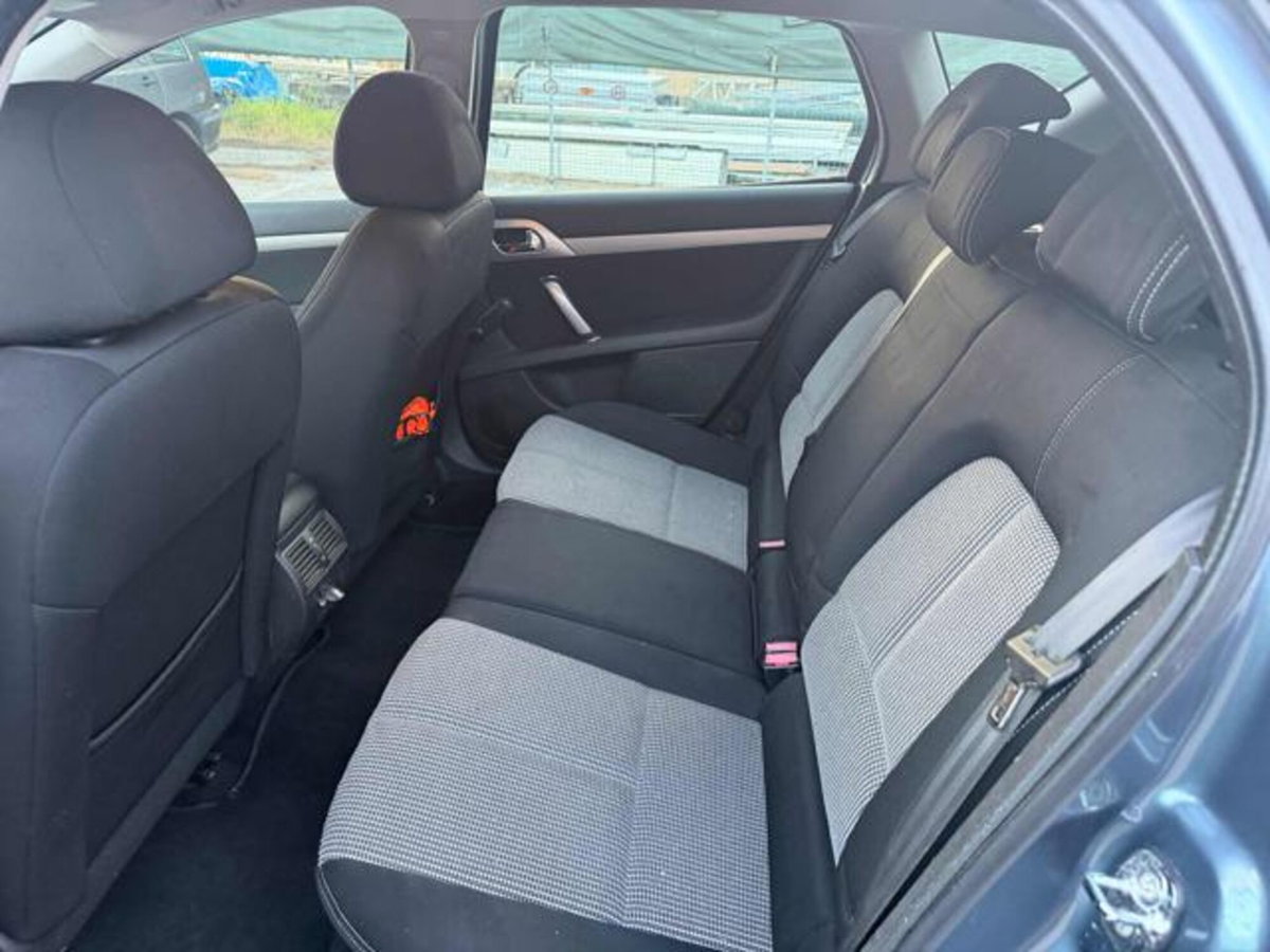 Peugeot 407 SW 1.6 HDi Premium (11)