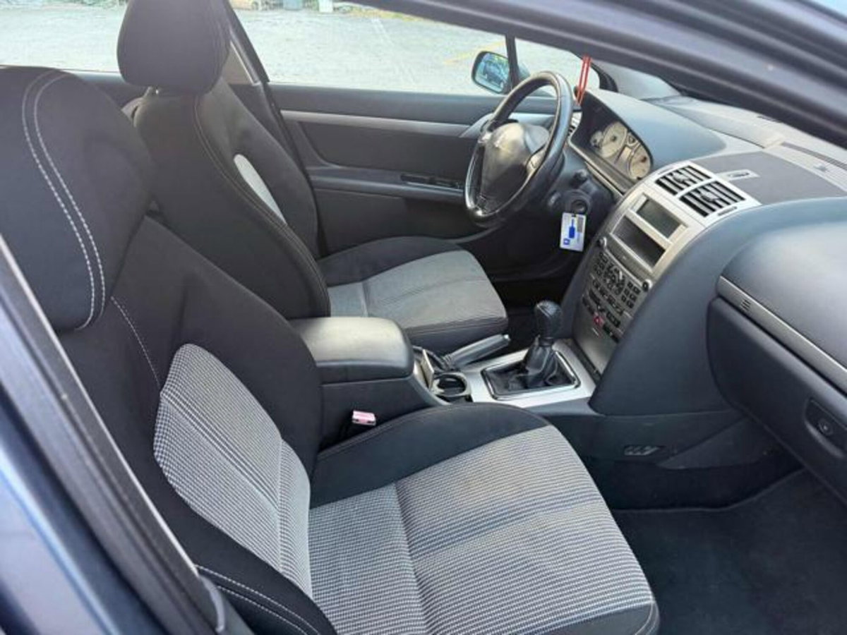Peugeot 407 SW 1.6 HDi Premium (12)