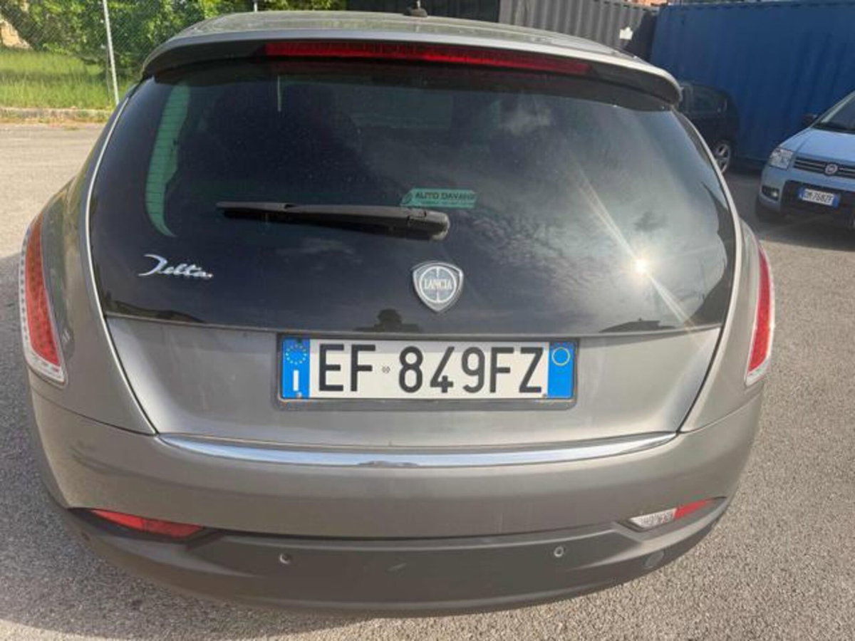Lancia Delta 2.0 MJT DPF Executive (14)