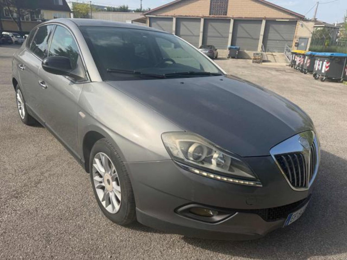 Lancia Delta 2.0 MJT DPF Executive (17)