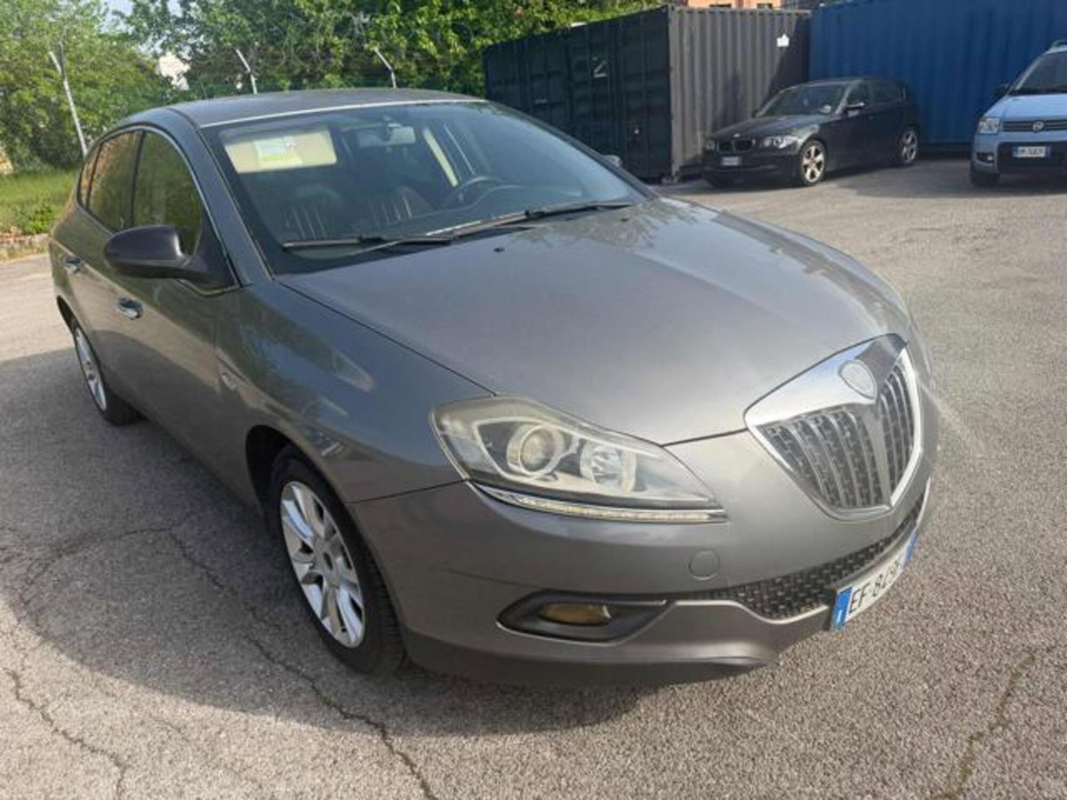 Lancia Delta 2.0 MJT DPF Executive (3)
