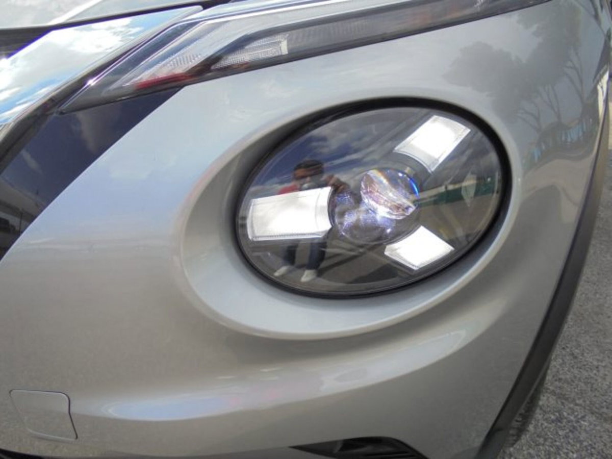 Nissan Juke 1.0 dig-t Acenta 114cv dct (12)