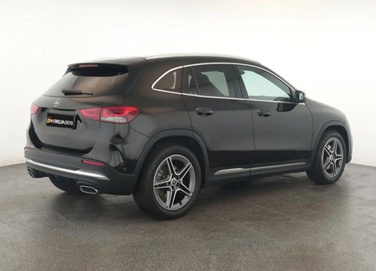 Mercedes-Benz GLA SUV 220 d Advanced 4matic auto (2)