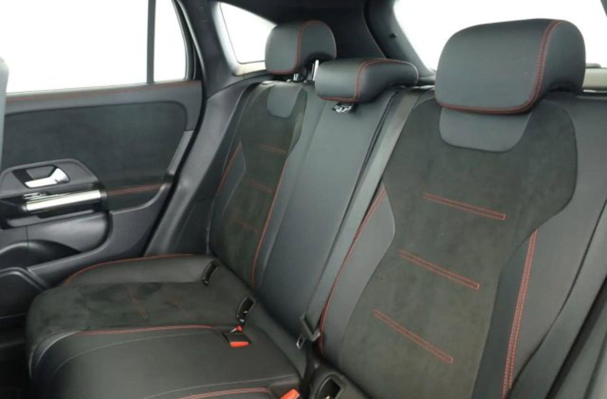 Mercedes-Benz GLA SUV 220 d Advanced 4matic auto (9)
