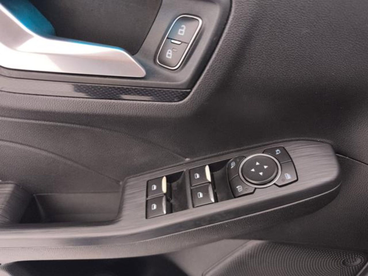 Ford Kuga 1.5 EcoBlue 120 CV 2WD ST-Line (19)