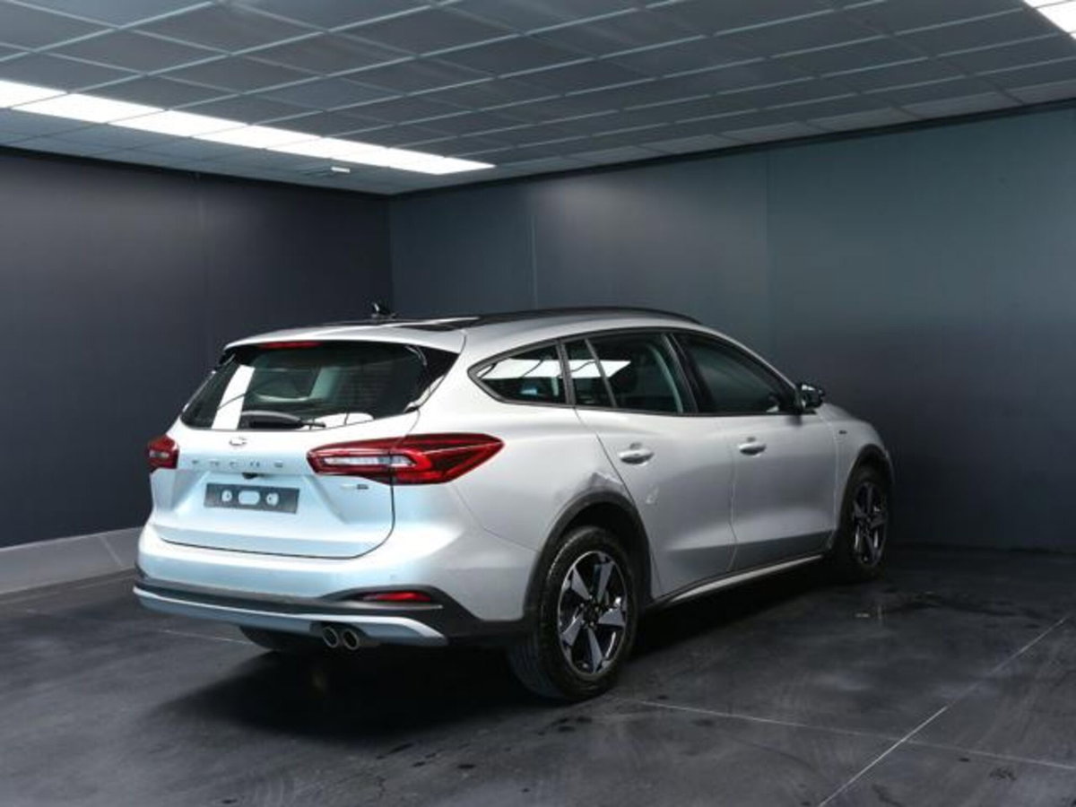 Ford Focus Station Wagon 1.0 EcoBoost Hybrid 125 CV SW Active (3)