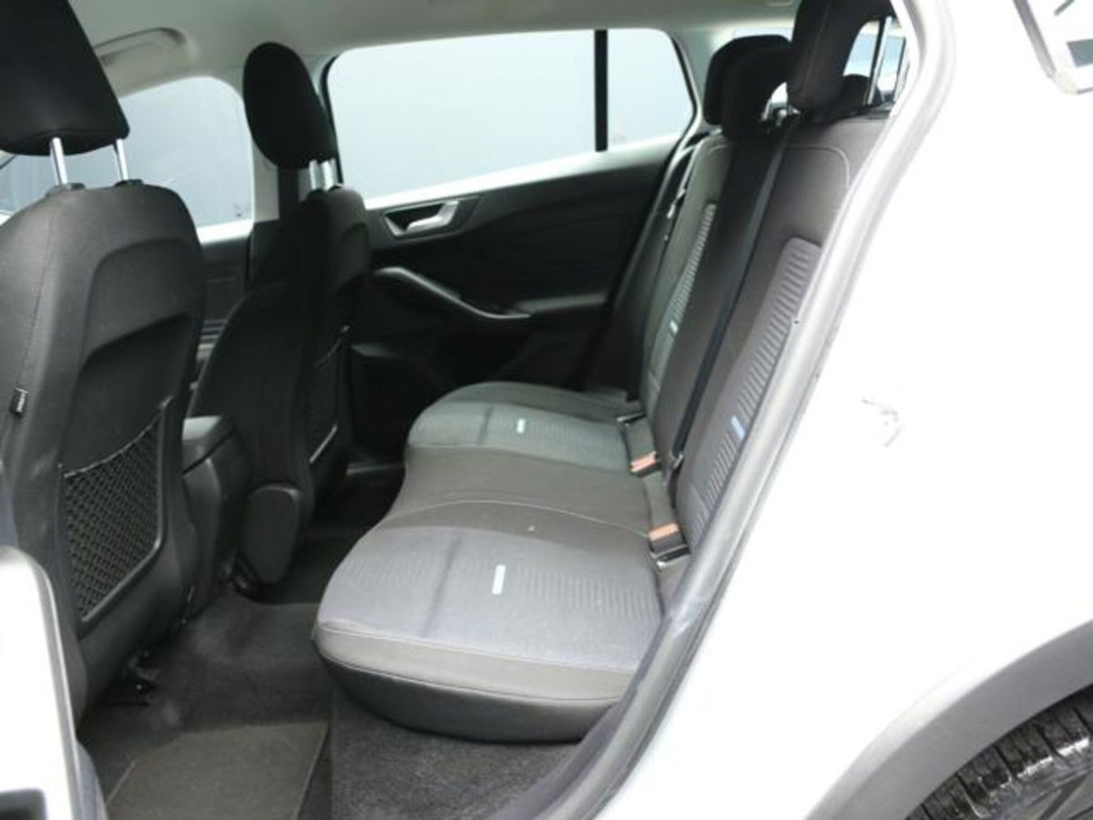 Ford Focus Station Wagon 1.0 EcoBoost Hybrid 125 CV SW Active (8)
