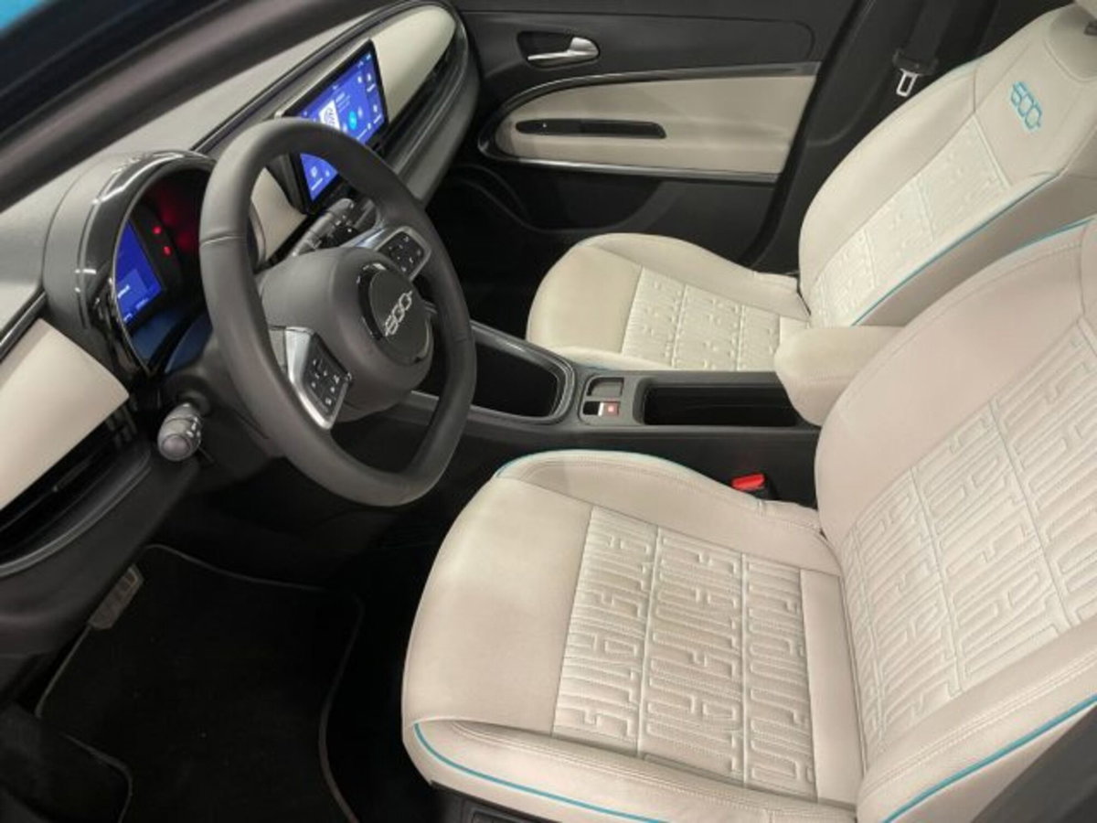 Fiat 600 1.2 hybrid La Prima 110cv auto (11)