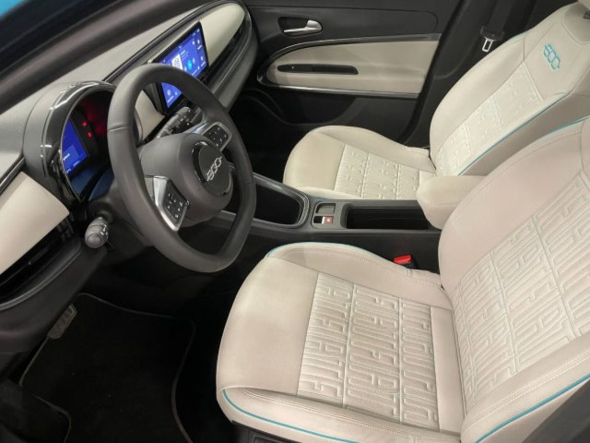 Fiat 600 1.2 hybrid La Prima 110cv auto (11)
