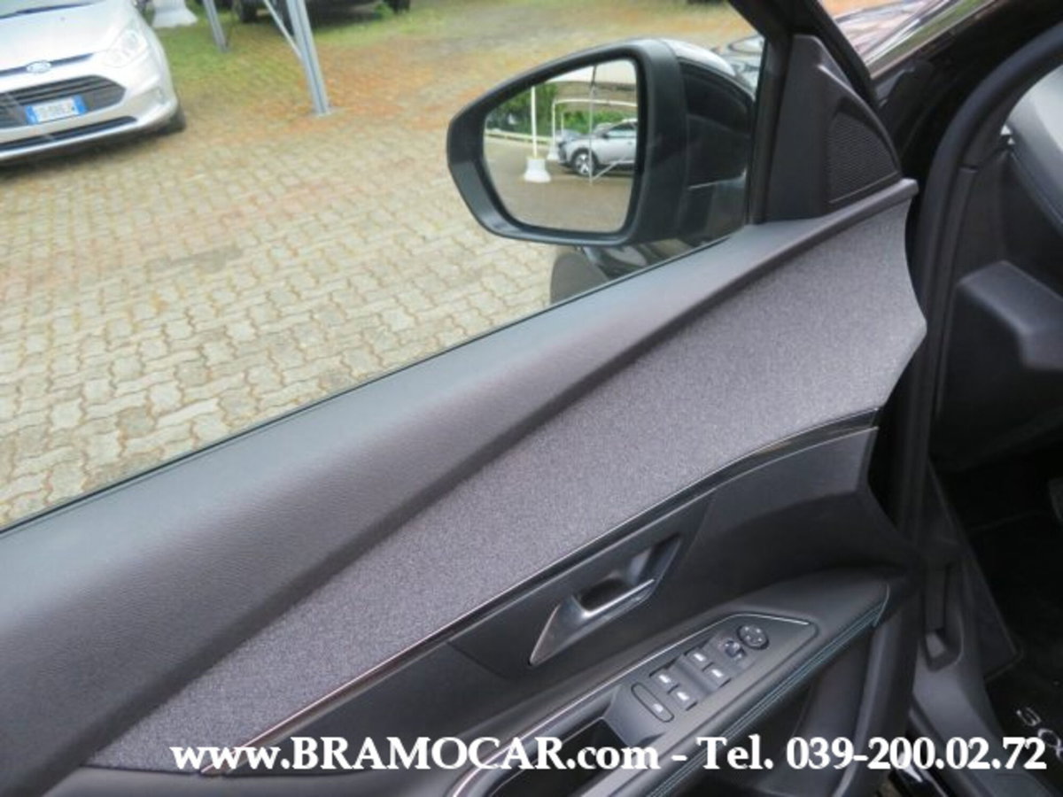 Peugeot 3008 BlueHDi 130 S&S EAT8 Allure Pack (11)