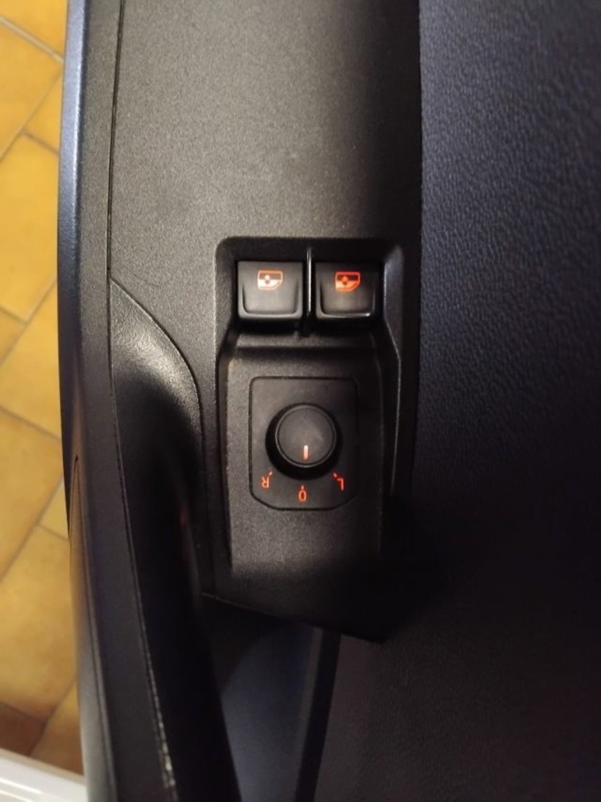 SEAT Ibiza 1.6 TDI 95 CV 5 porte Business (17)