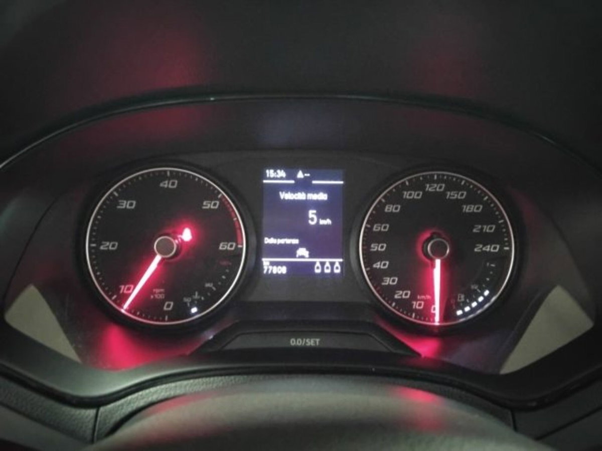 SEAT Ibiza 1.6 TDI 95 CV 5 porte Business (18)