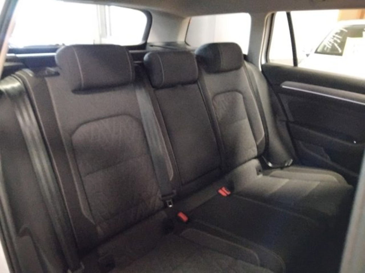Volkswagen Passat Variant 2.0 TDI SCR EVO DSG Business (11)