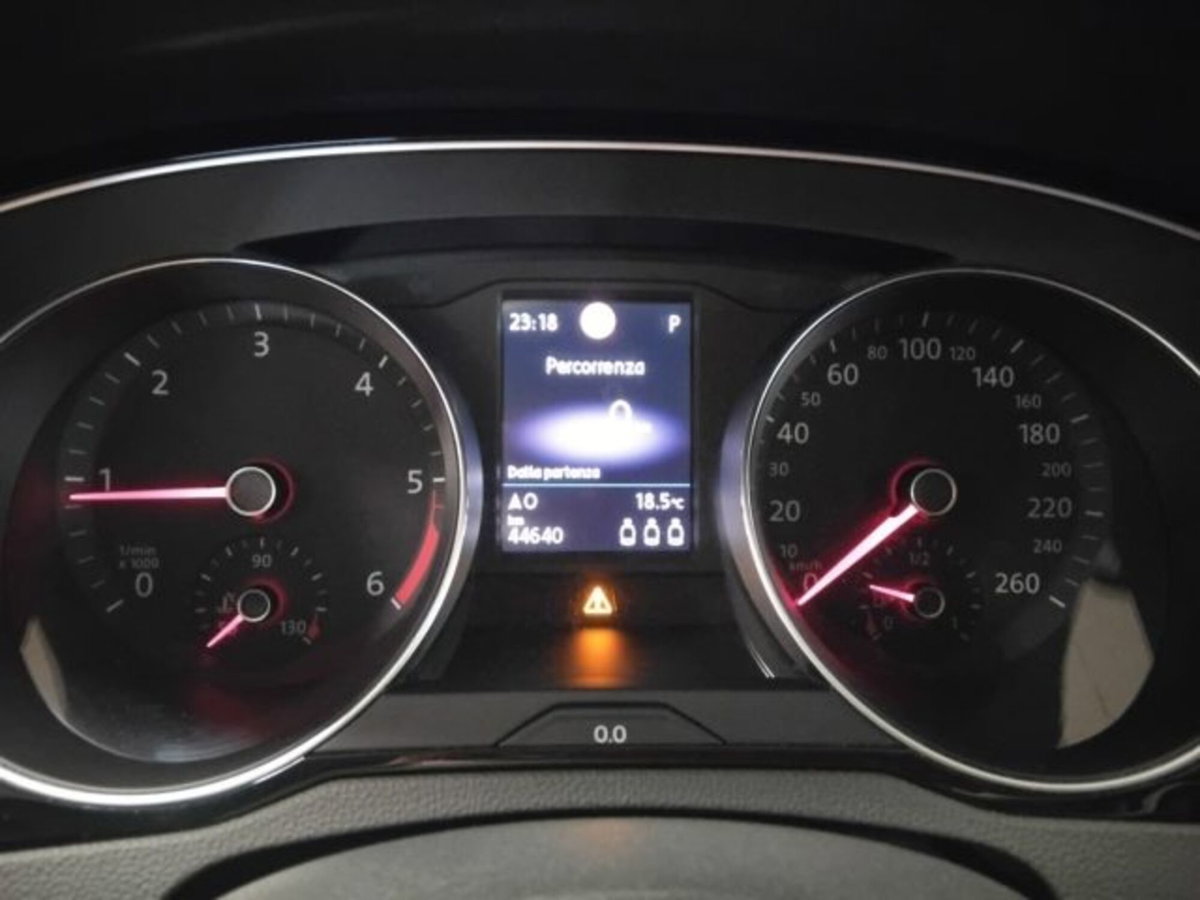 Volkswagen Passat Variant 2.0 TDI SCR EVO DSG Business (17)