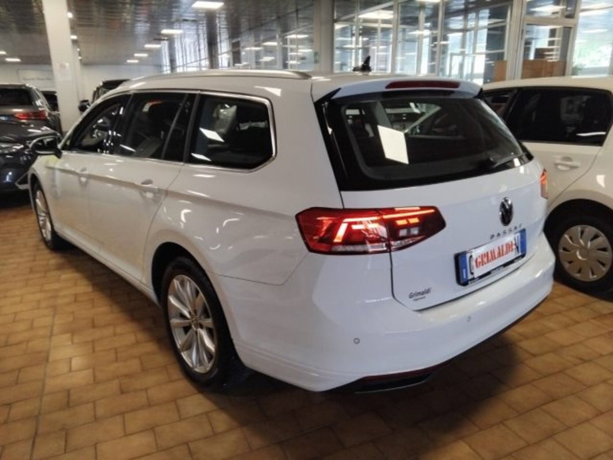 Volkswagen Passat Variant 2.0 TDI SCR EVO DSG Business (5)