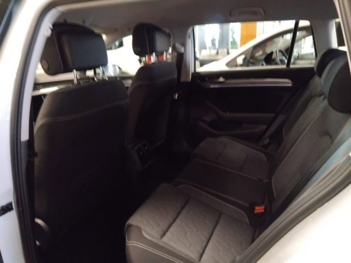 Volkswagen Passat Variant 2.0 TDI SCR EVO DSG Business (8)