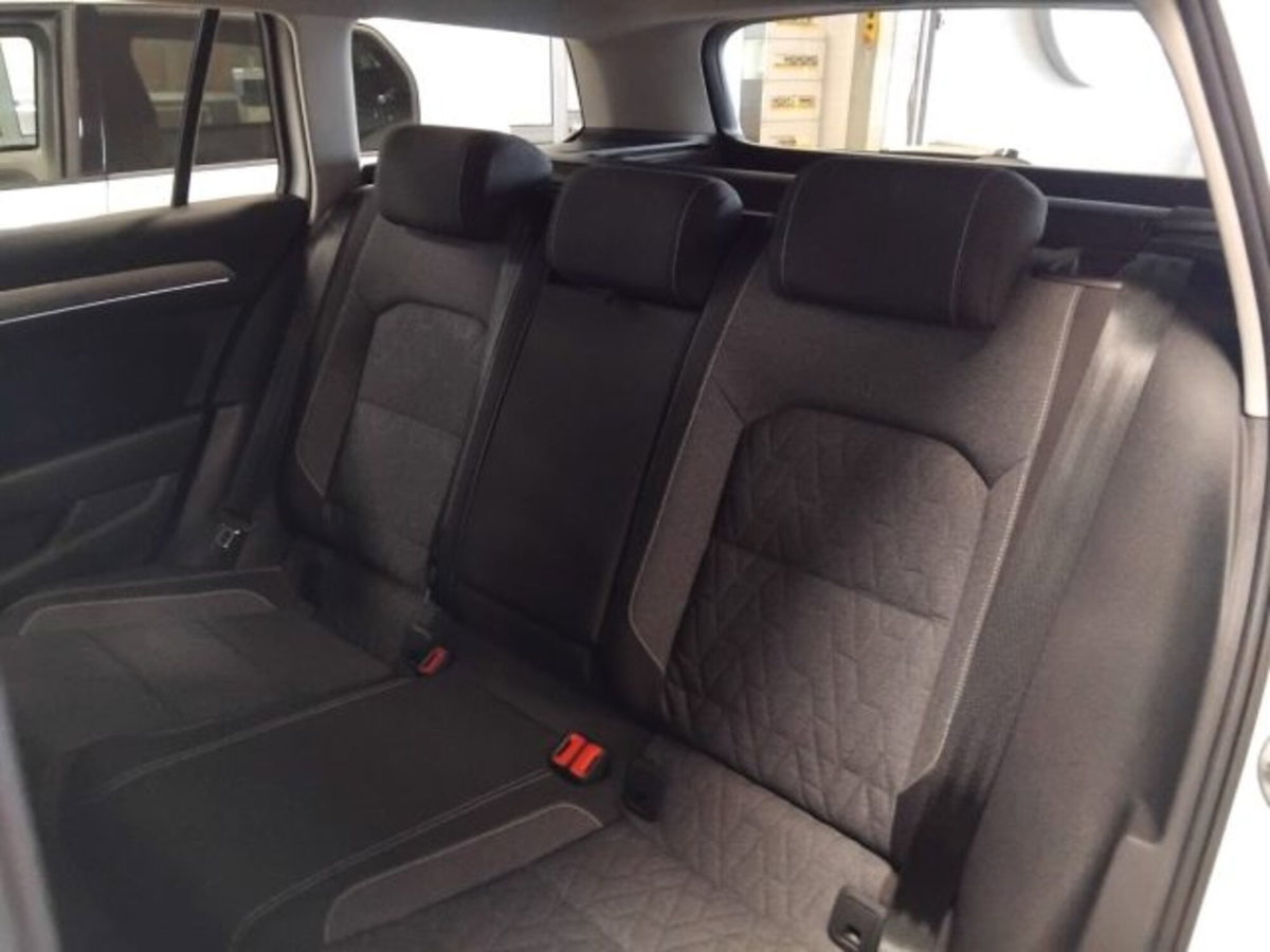Volkswagen Passat Variant 2.0 TDI SCR EVO DSG Business (9)