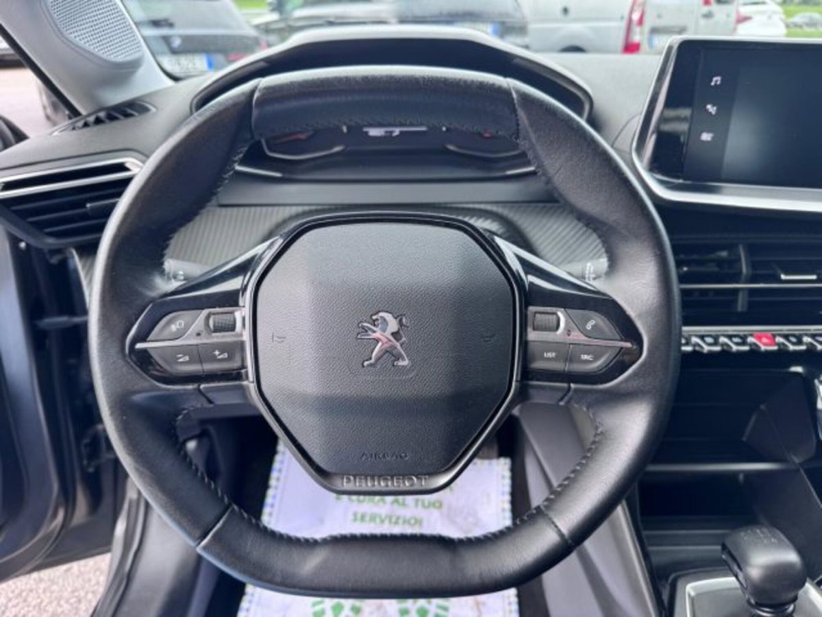 Peugeot 208 PureTech 100 Stop&Start 5 porte Allure (10)