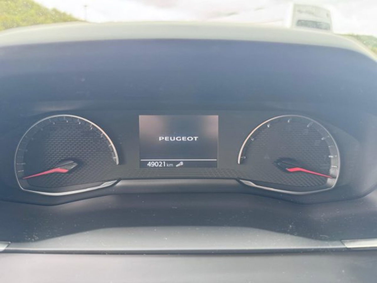 Peugeot 208 PureTech 100 Stop&Start 5 porte Allure (11)