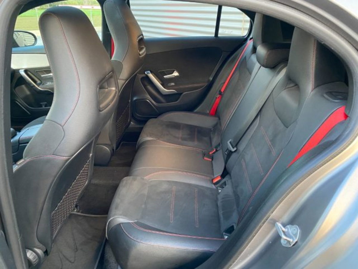 Mercedes-Benz Classe A Sedan 35 4Matic 4p. AMG (10)