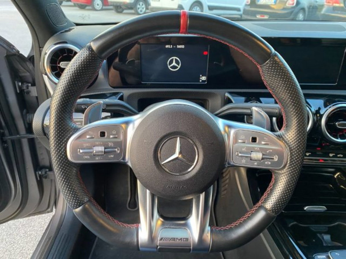 Mercedes-Benz Classe A Sedan 35 4Matic 4p. AMG (12)