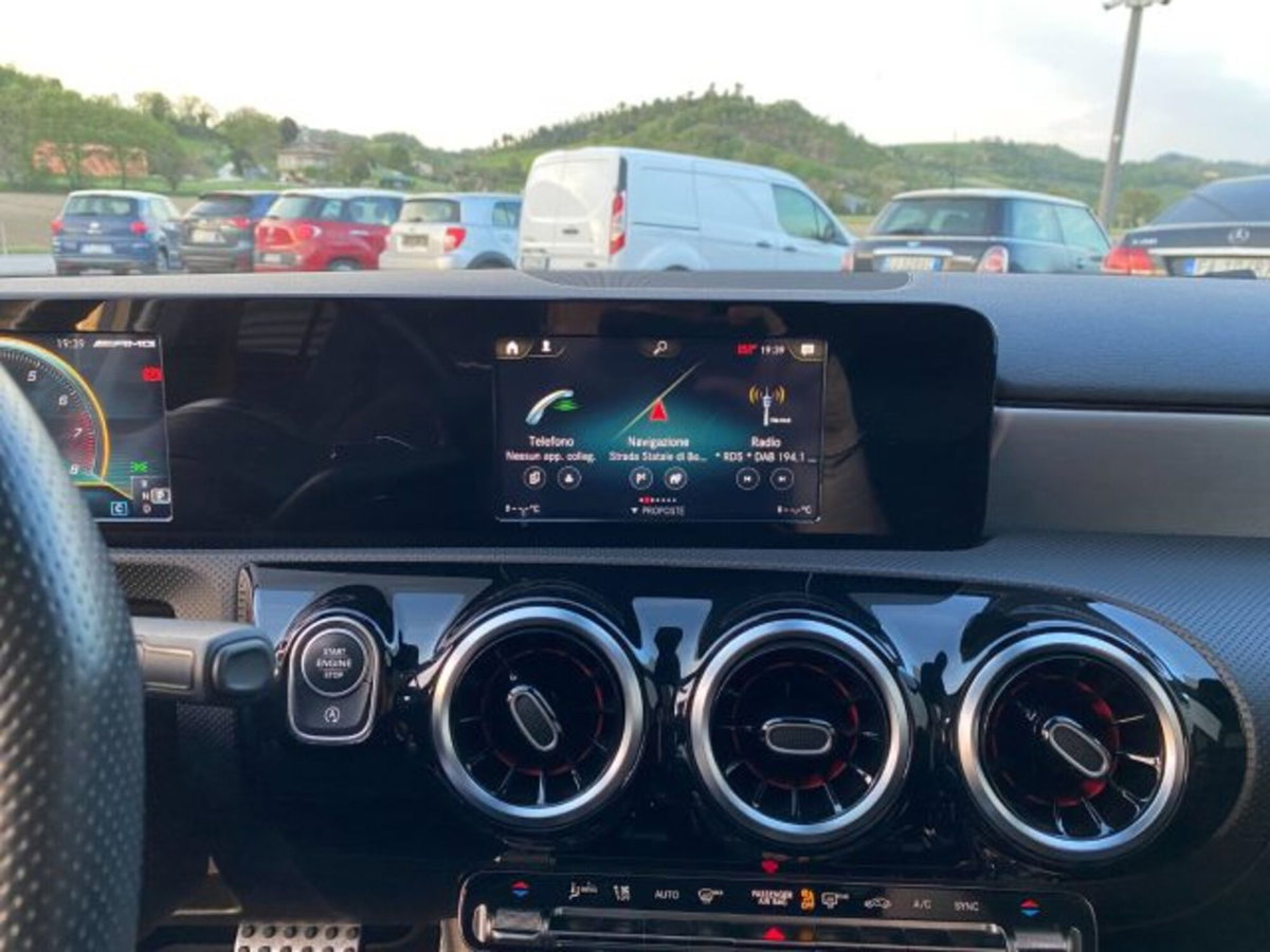 Mercedes-Benz Classe A Sedan 35 4Matic 4p. AMG (13)