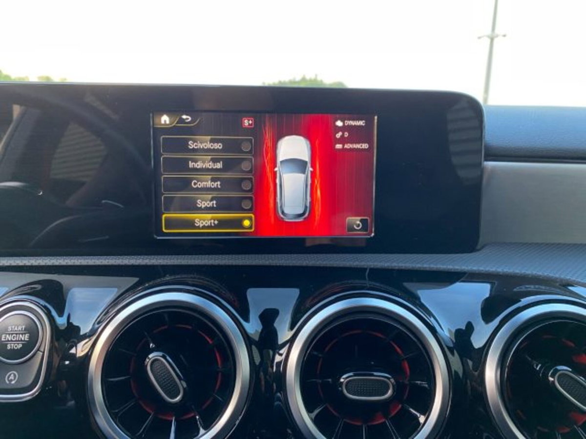 Mercedes-Benz Classe A Sedan 35 4Matic 4p. AMG (14)