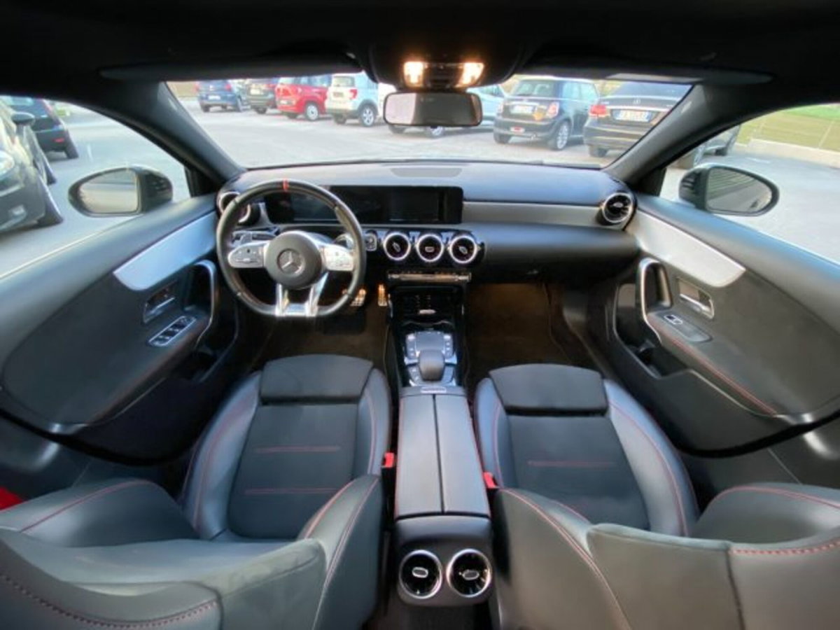 Mercedes-Benz Classe A Sedan 35 4Matic 4p. AMG (9)