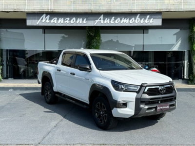Toyota Hilux 2.8 D A/T 4WD porte Double Cab Invincible usato