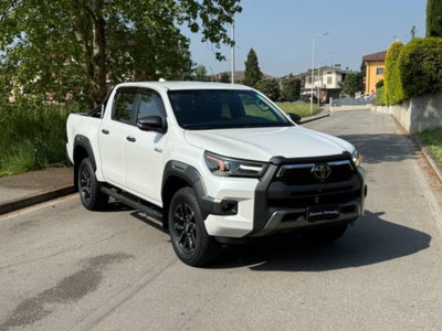 Toyota Hilux 2.8 D A/T 4WD porte Double Cab Invincible (19)