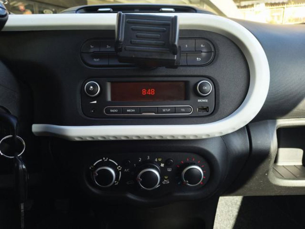 Renault Twingo 1.0 SCe Live (10)