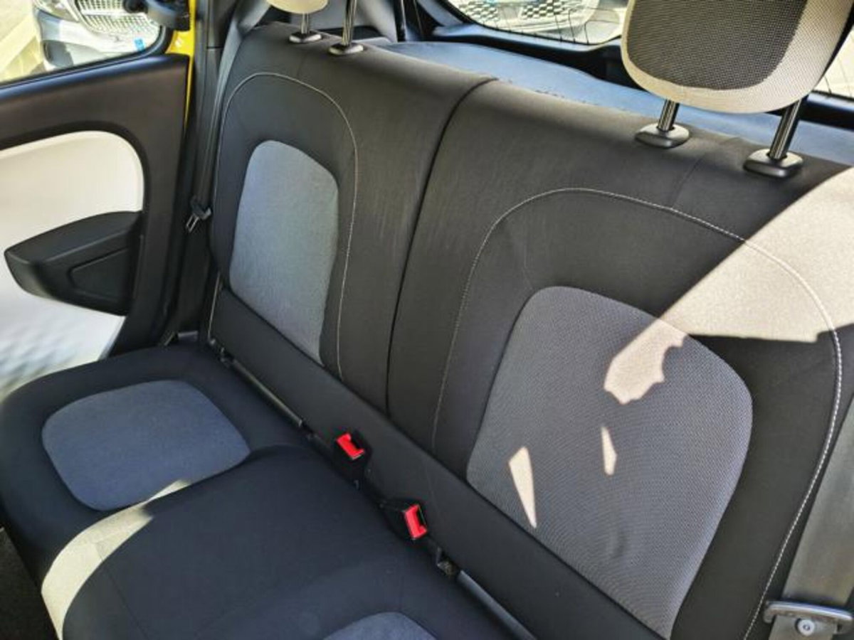 Renault Twingo 1.0 SCe Live (12)