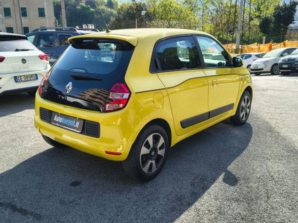 Renault Twingo 1.0 SCe Live (16)