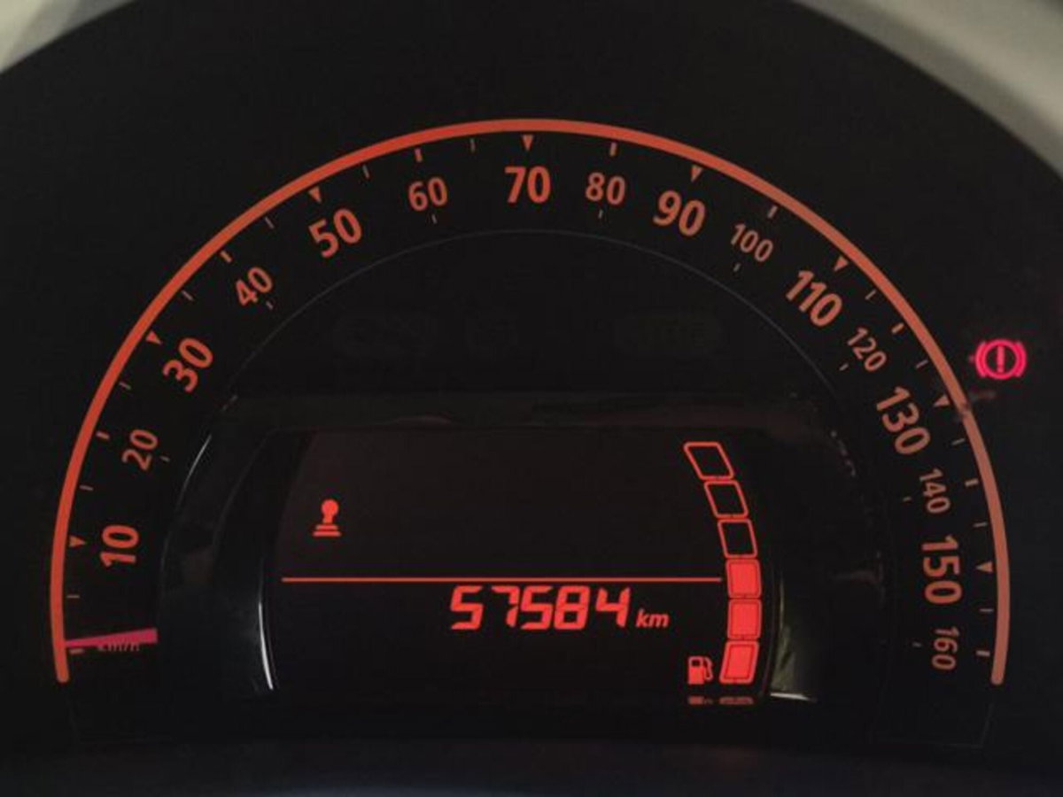 Renault Twingo 1.0 SCe Live (9)