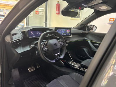 Peugeot 2008 PureTech 130 S&S GT (8)