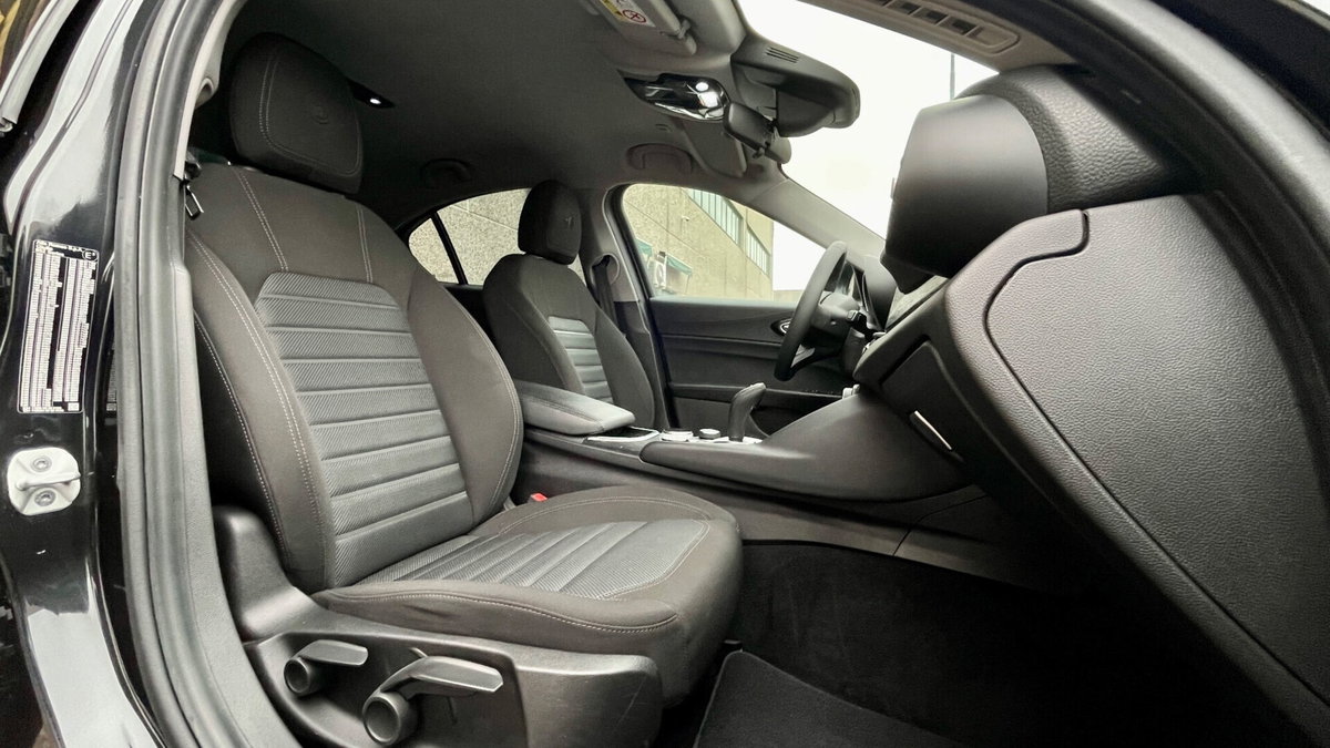 Alfa Romeo Giulia 2.2 Turbodiesel 160 CV AT8 Executive (12)