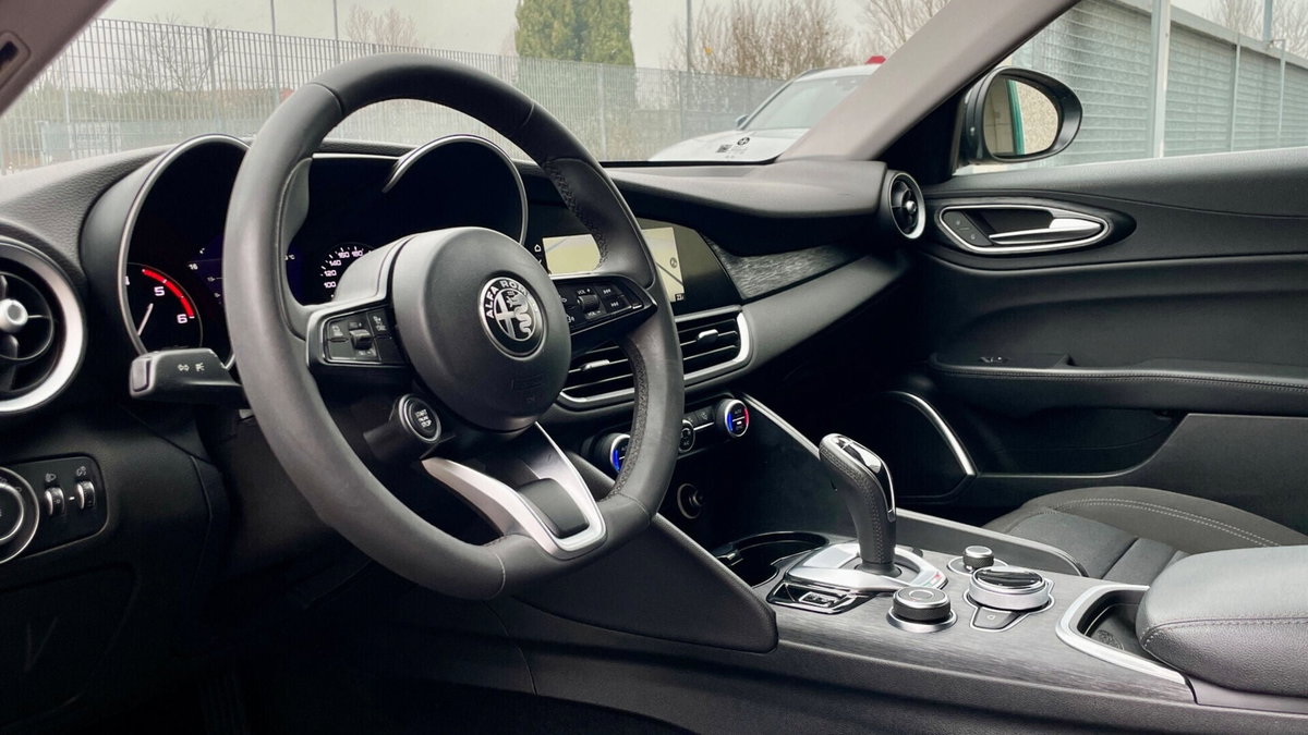 Alfa Romeo Giulia 2.2 Turbodiesel 160 CV AT8 Executive (16)