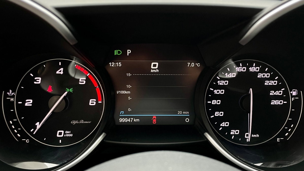 Alfa Romeo Giulia 2.2 Turbodiesel 160 CV AT8 Executive (19)