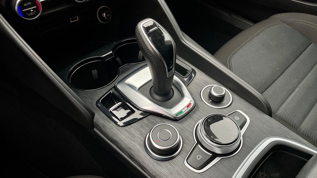 Alfa Romeo Giulia 2.2 Turbodiesel 160 CV AT8 Executive (20)