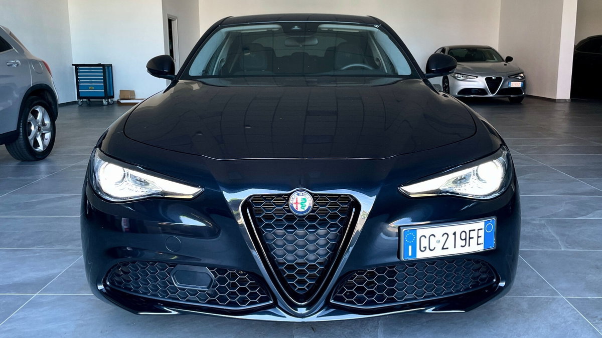 Alfa Romeo Giulia 2.2 Turbodiesel 160 CV AT8 Executive (2)