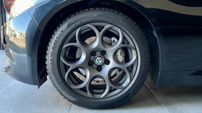 Alfa Romeo Giulia 2.2 Turbodiesel 160 CV AT8 Executive (5)