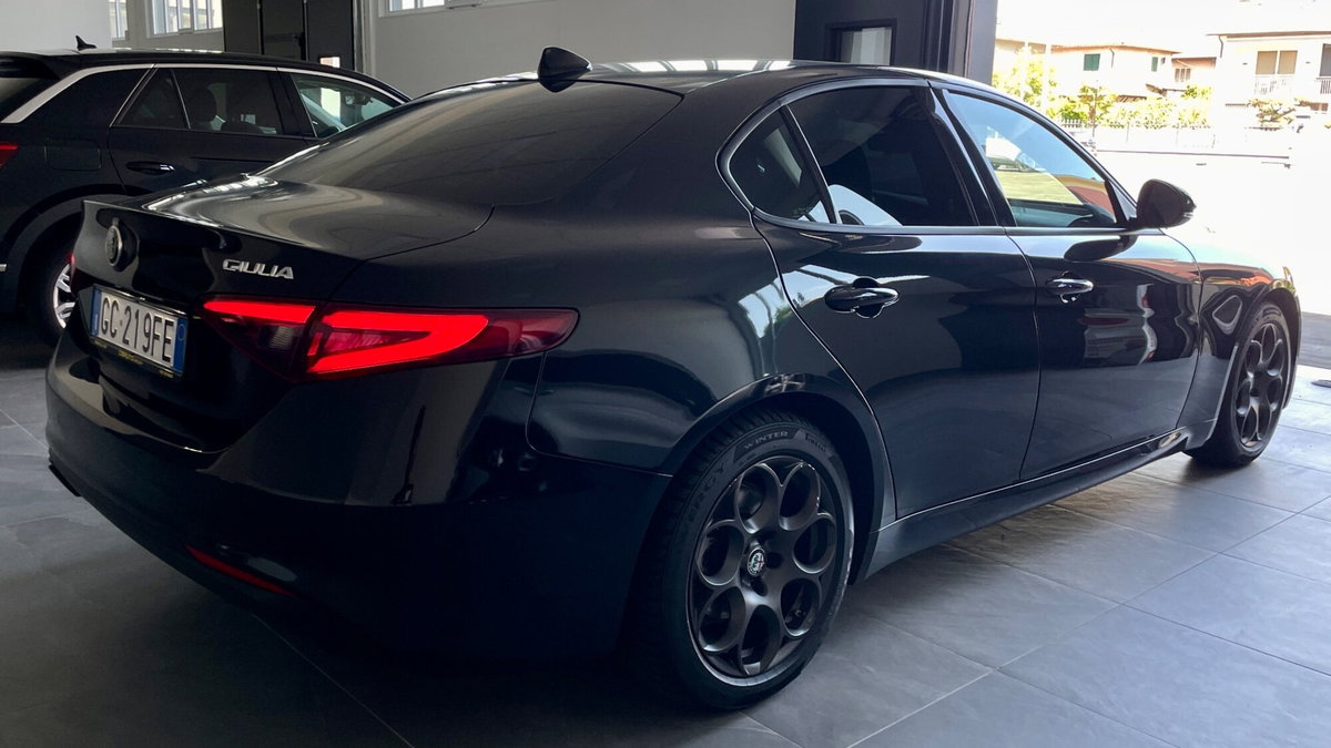 Alfa Romeo Giulia 2.2 Turbodiesel 160 CV AT8 Executive (8)