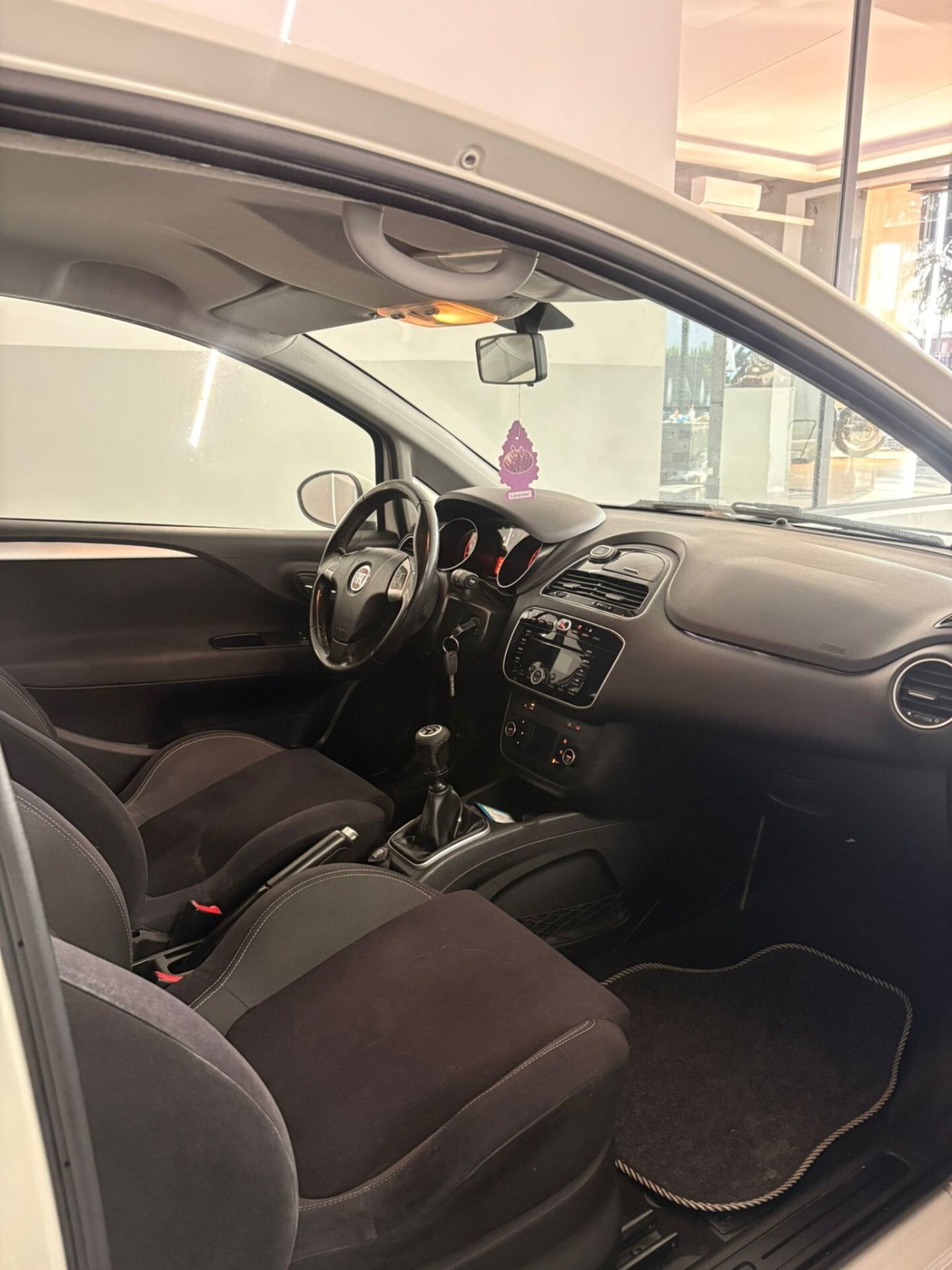 Fiat Punto 1.4 S&S 8V 3 porte Lounge (12)