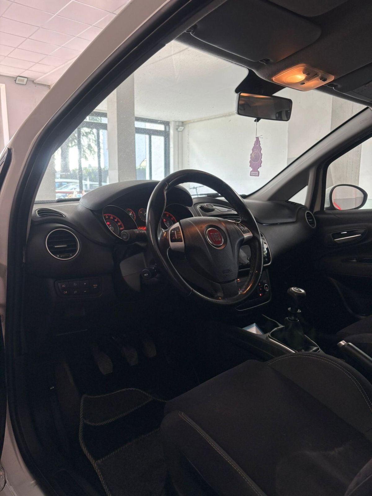Fiat Punto 1.4 S&S 8V 3 porte Lounge (3)