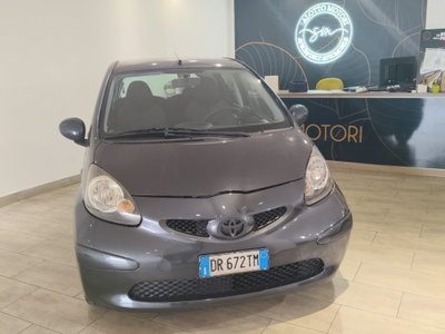 Toyota Aygo 1.0 12V VVT-i 5 porte (3)