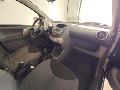 Toyota Aygo 1.0 12V VVT-i 5 porte (6)